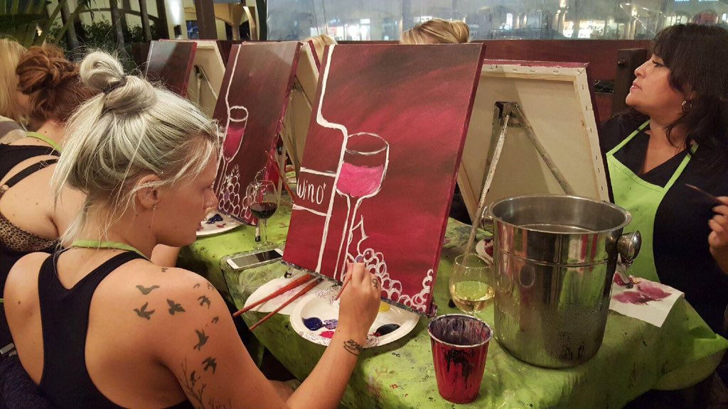 PaintNiteLA's tweet photo. We had an amazing time #DrinkingCreatively at @pitajungle in #NewportBeach last night! #PaintNiteOC #PaintNite https://t.co/yrUPYuigJA