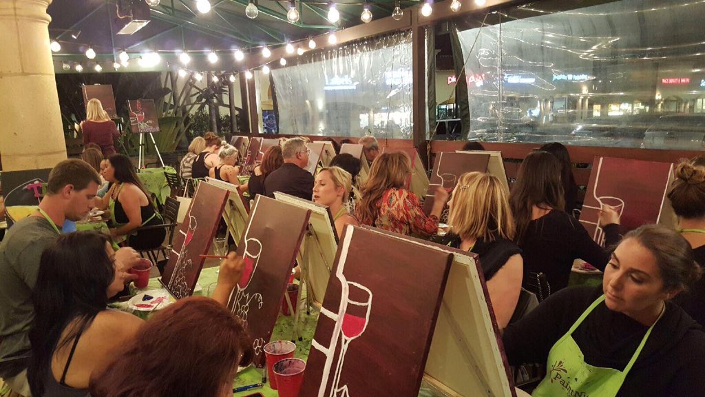 PaintNiteLA's tweet photo. We had an amazing time #DrinkingCreatively at @pitajungle in #NewportBeach last night! #PaintNiteOC #PaintNite https://t.co/yrUPYuigJA