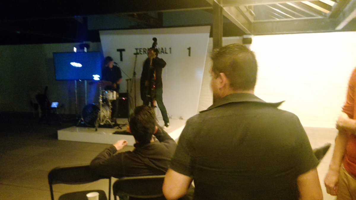 makesenseforE's tweet photo. Y ahora disfrutamos de un poco de música con los Neo Grises, mezclando #arte y #socent!
#SenseCubeMX #agua #CDMX https://t.co/xu52ggdJjD