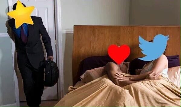 Camsnoskians's tweet image. Iconic pic #RIPTwitterFavorite #RipFav