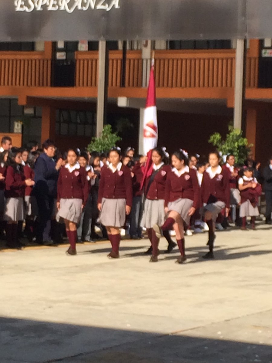 WelfordPrimary's tweet photo. Colegio Esperanza welcomed Sra Stevens with a flag parading, singing and dancing whole school assembly! #UKMex https://t.co/sxBR9YxWuw