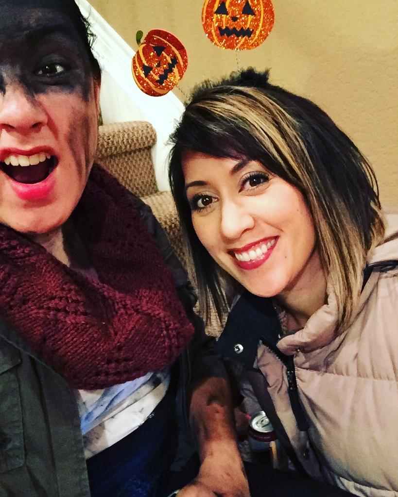 wolfgen3's tweet image. Me and momma bear on Halloween #MadMaxFuryRoad #Furiosa #Halloween