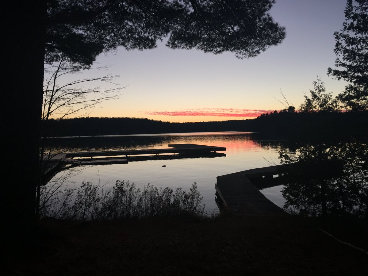 TechCouncilTE's tweet image. Beautiful Sunset at @RosseauLake