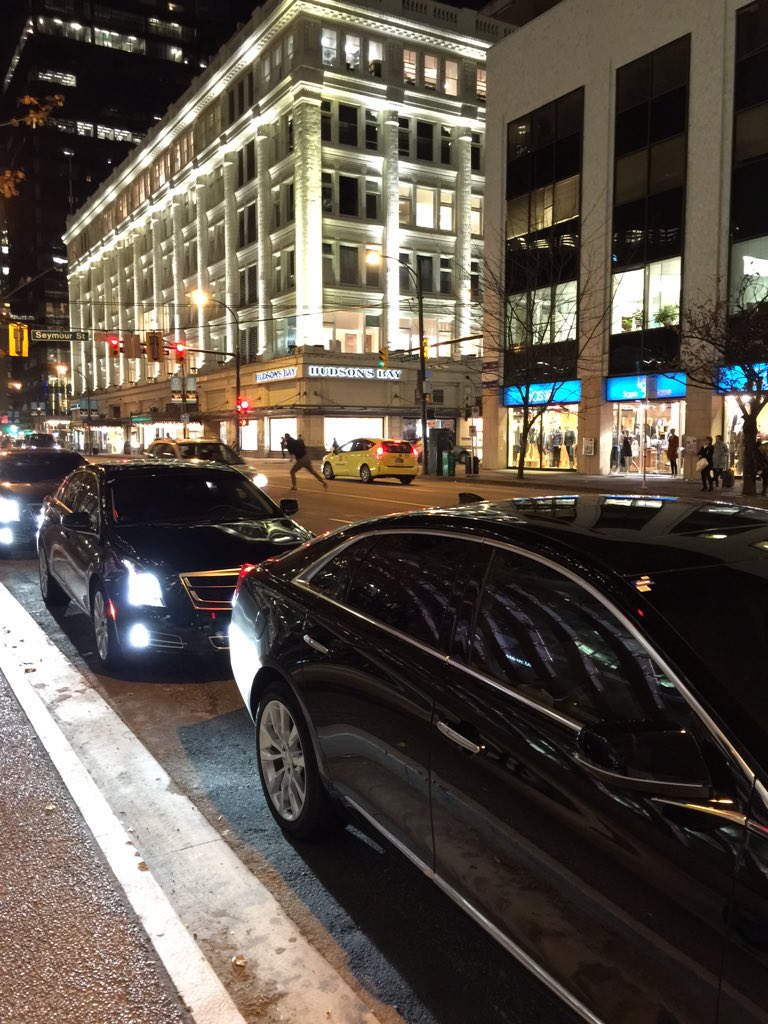 riperides's tweet photo. Downtown #Vancouver, Hi 👋🏻 @downtownvan https://t.co/kKpOix6xdu