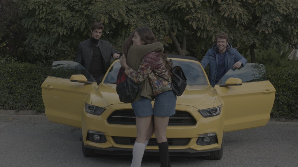 thenazliyilmaz's tweet photo. @theselinylmz_ @thesavasmrtoglu @thealimertogluu #GuenesinKızları #AlSel #SavNaz .😍😍😁😁 https://t.co/o6aBRkmXkK