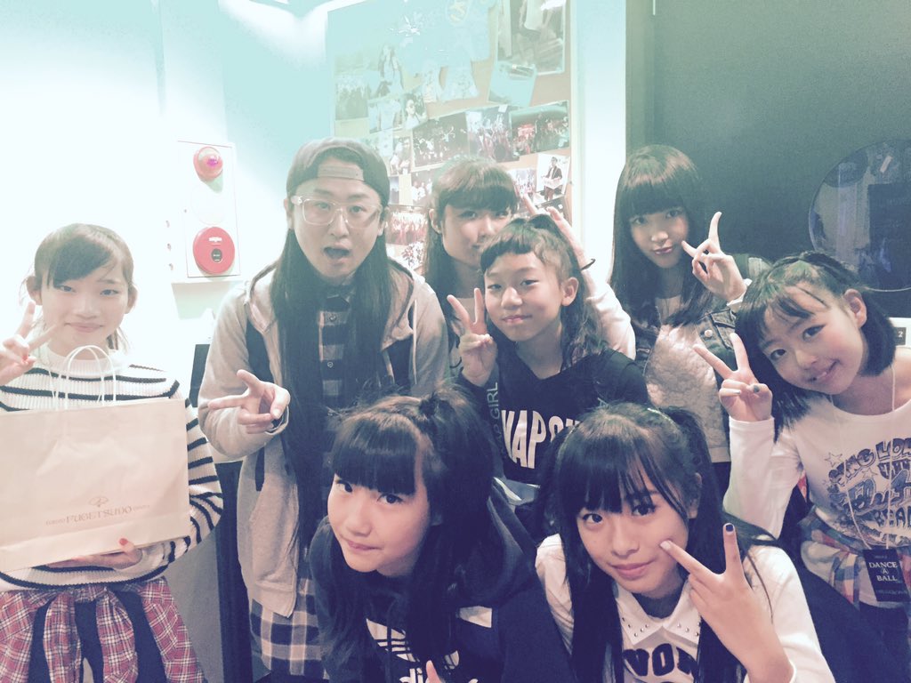 onetoq's tweet photo. 昨日は、新大久保でダンスイベントに出演!
みんな、上手く踊れたかな⁇
帰りに、バーバリアン谷川さんと
パシャリ!
主催の まるさん
出演者や関係者の皆さん
お客様!ありがとうございました!
by スタッフ
#ワントゥ #DAB2 https://t.co/aOtLO86ioZ