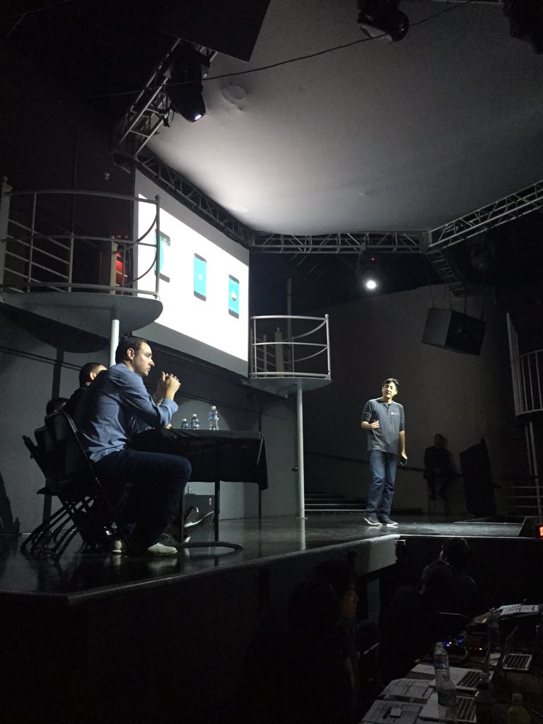 SF_JPN's tweet photo. The 4th startup on stage is @Drivemode #jpn8 https://t.co/GjMH5gOBIQ
