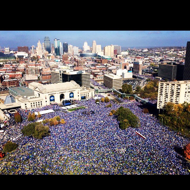 weesom96's tweet photo. this is where I was born & this is where I'll die 💙 #kansascitynative #crowned #foreverroyal https://t.co/xhDnnxOJUh
