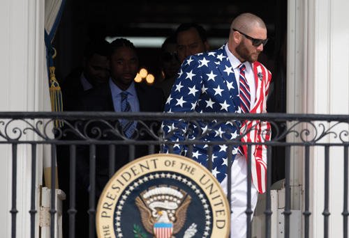 JeffPassan's tweet photo. Jonny Gomes is going to the White House with the Royals. Never forget what he wore when he went with the Red Sox. https://t.co/sM6y9gsEm2