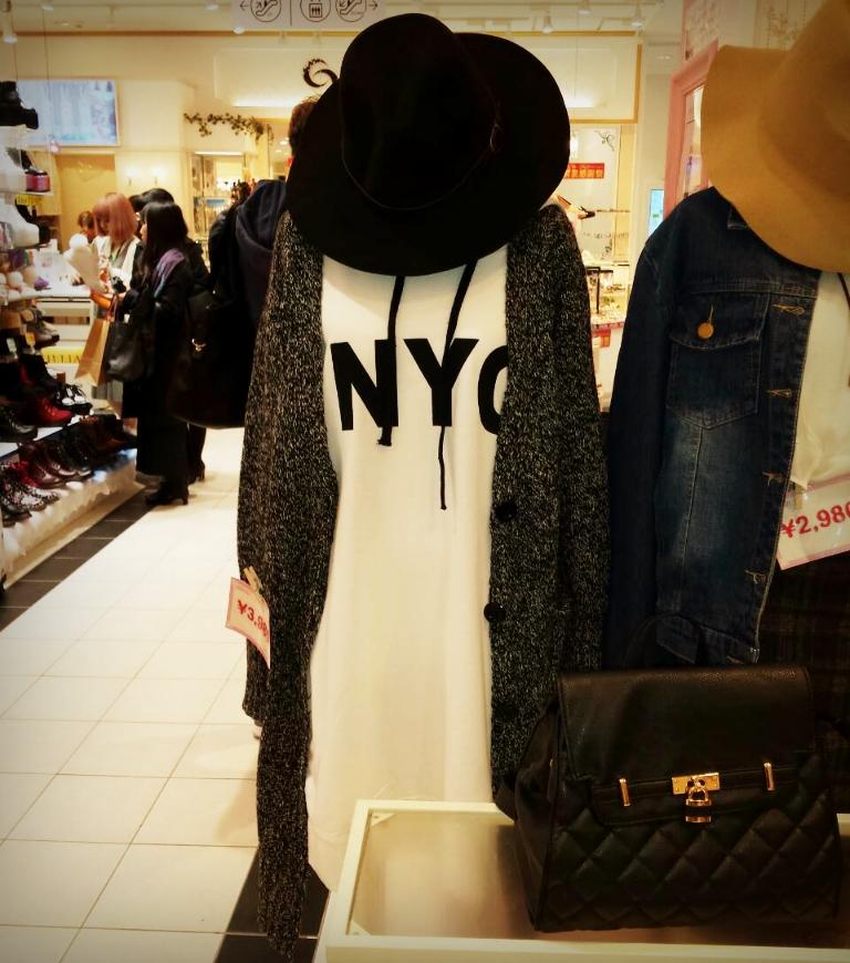 ANCOCO_ancoco's tweet photo. NYCロゴワンピース￥３０００

大人気商品ですよ～っっ！！！ https://t.co/PaHE41S7wo