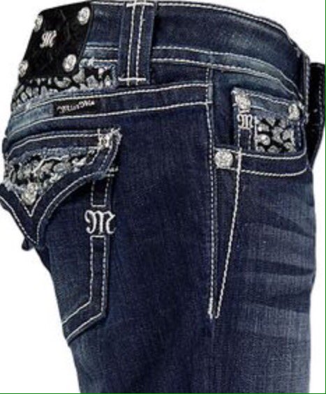 omgstarterpack's tweet photo. The "Mom who thinks she's cool" starter pack https://t.co/OfuyMTmrY5