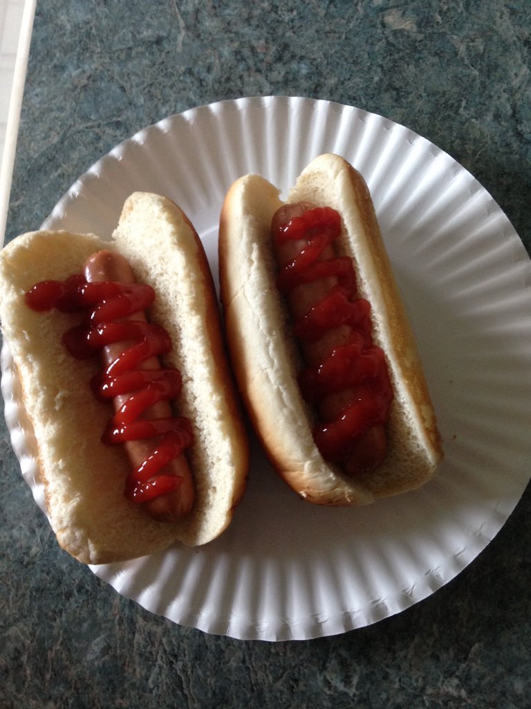 perry_battin's tweet photo. The American Hot Dog #swicfoodies15 https://t.co/JWZDlLMORY