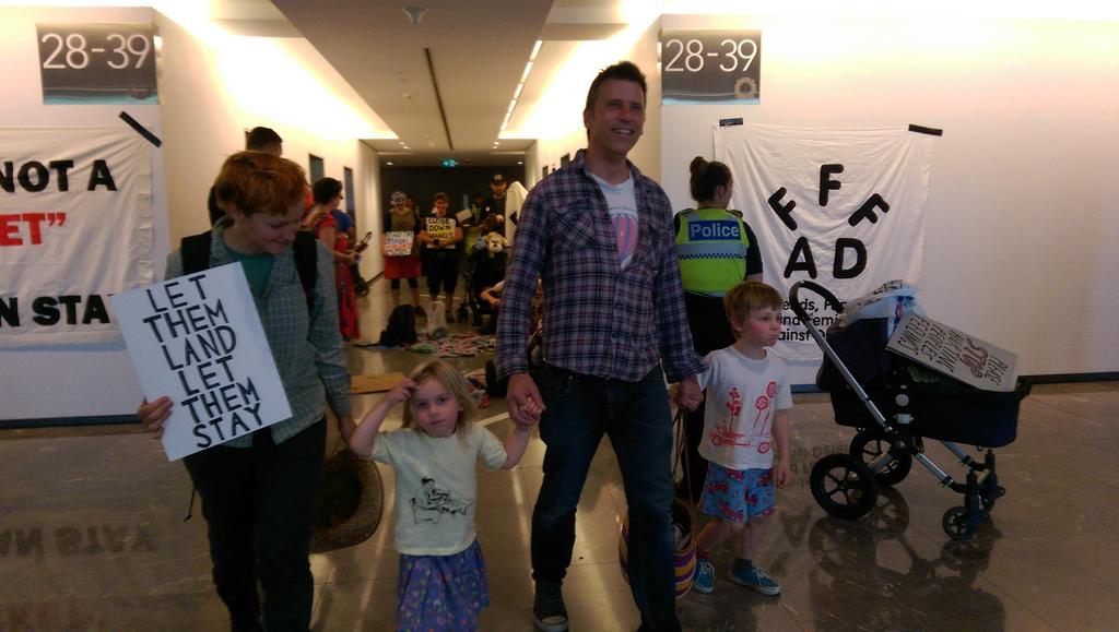 FFFADmelbourne's tweet photo. Kids n babies demand other kids n babies be safe! #stopoffshoreprocessing #letabyanstay @sarahinthesen8 https://t.co/tMuQJUOnuE