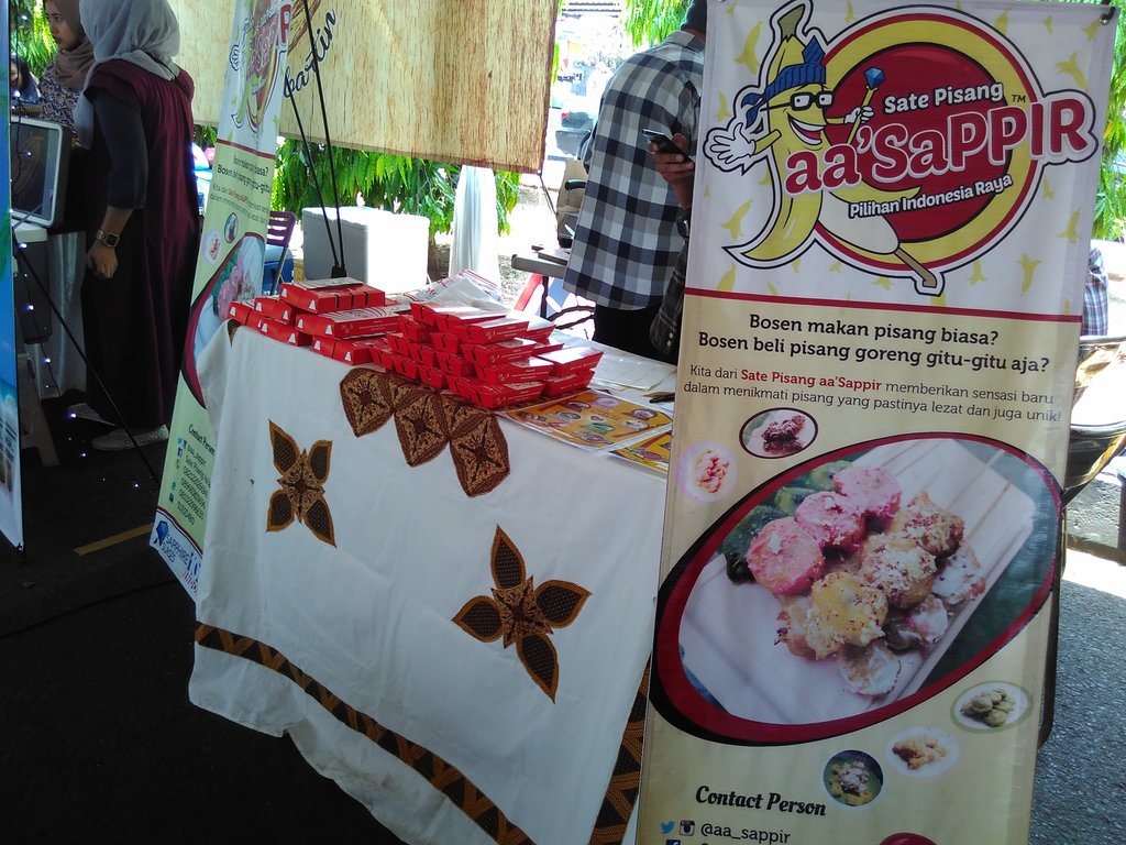 bosen makan pisang biasa? yuk cobain sate pisang aa'Sappir!