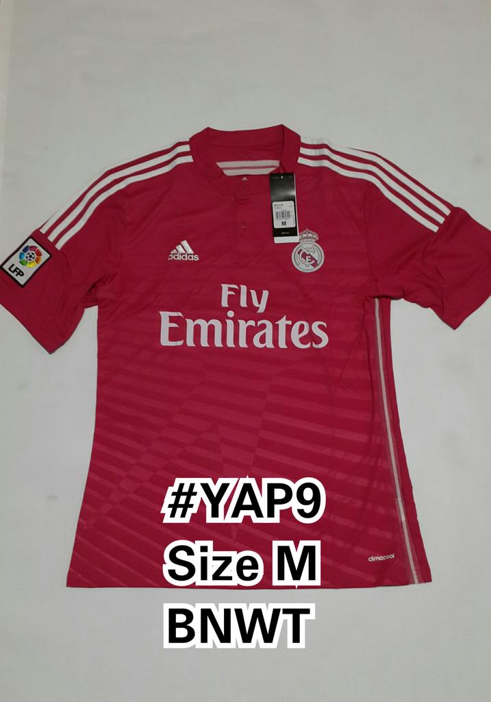 yapfootball's tweet photo. #YAP9 Madrid Away 14-15 | Size M | BNWT | Yg suka pinky-pinky kapanlagi madrid begini https://t.co/bmhAoWd3SU