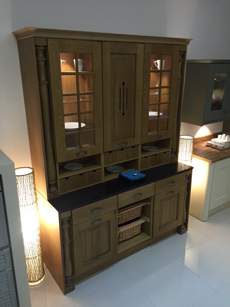 CreativKitchens's tweet photo. #STAMFORD
#CREATIVE_KITCHENS #SYMPHONY #solid_wood_kitchens https://t.co/po9w9vLcuR