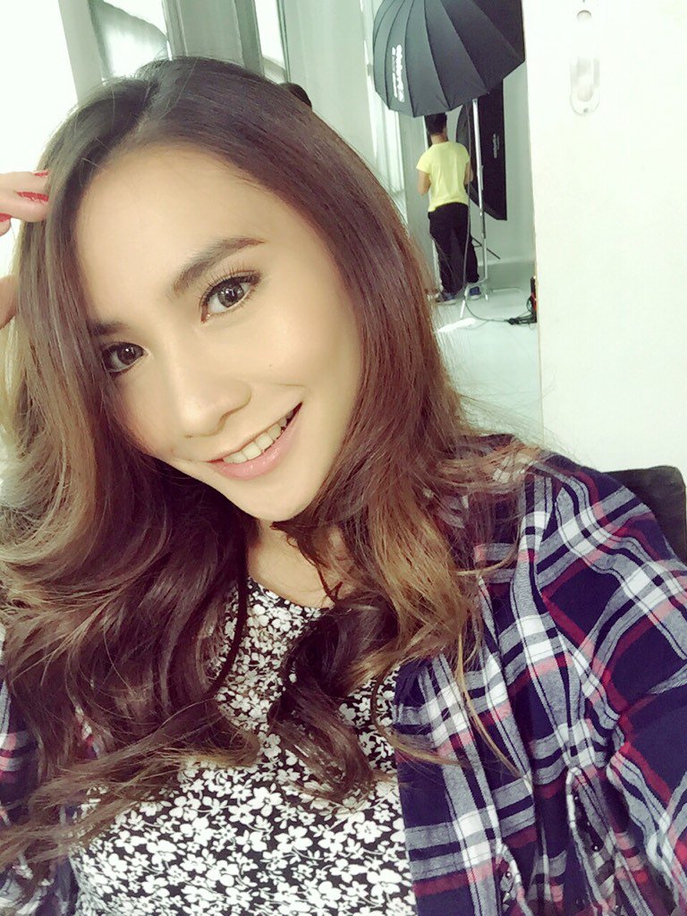 rachdaquis03's tweet photo. Soon! ❤️ #bts #shoot https://t.co/gkICWkN6n9