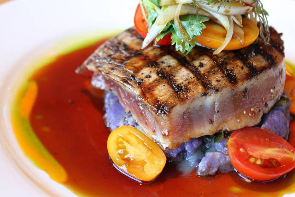 OriginalRoys's tweet photo. Check out the Roy's famous blackened ahi at Roy's Waikoloa, perfection! 
#hawaiisbestkitch… https://t.co/3q5vQ9LZDP https://t.co/HbFARe0tIk