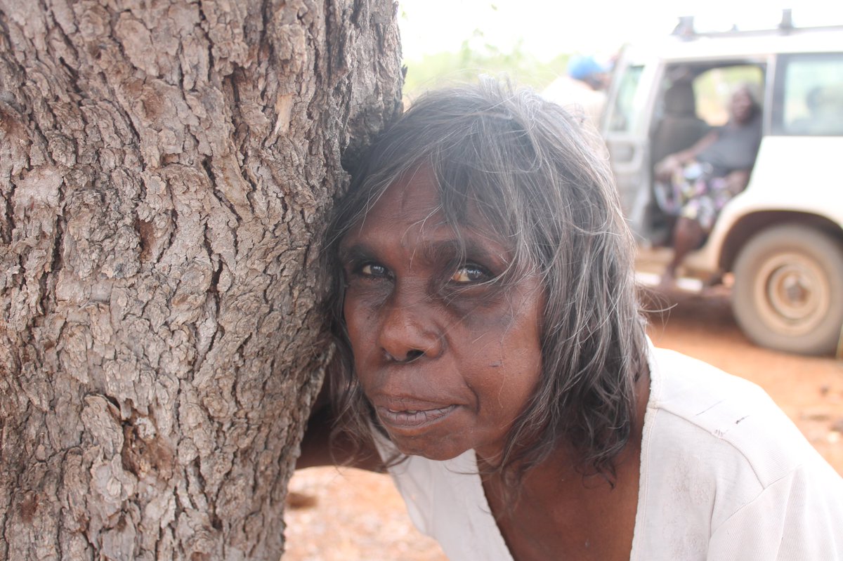 Mirima_Language's tweet image. Julie listening for for nanggaleng (sugarbag) on our M/G Ranger training trip. #FieldWork #LanguageRevitalisation