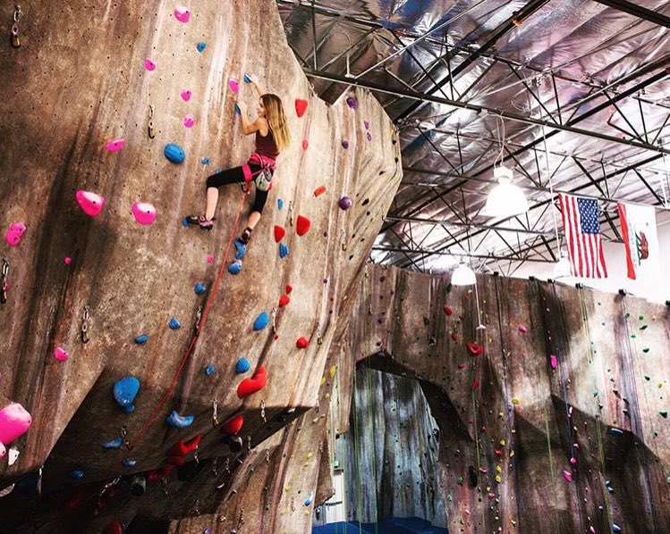 MeadowsatWV's tweet photo. Whoa. @BDashClimb, you guys rock. #SFV #WestlakeVillage #rockclimbing https://t.co/DRivUXdad1