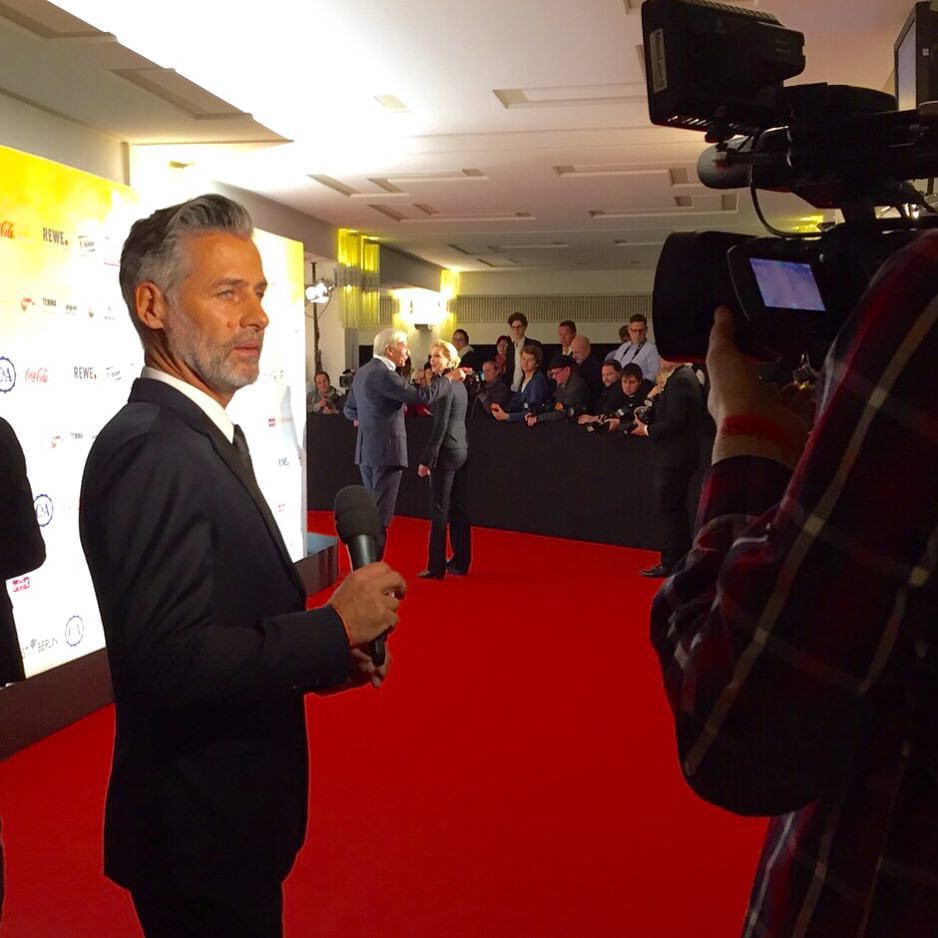 FredericKimmel's tweet photo. Ready to interview #berlin #tv #jugendaward2015 @SautiKuu_ActNOW https://t.co/YRkN3grmZL