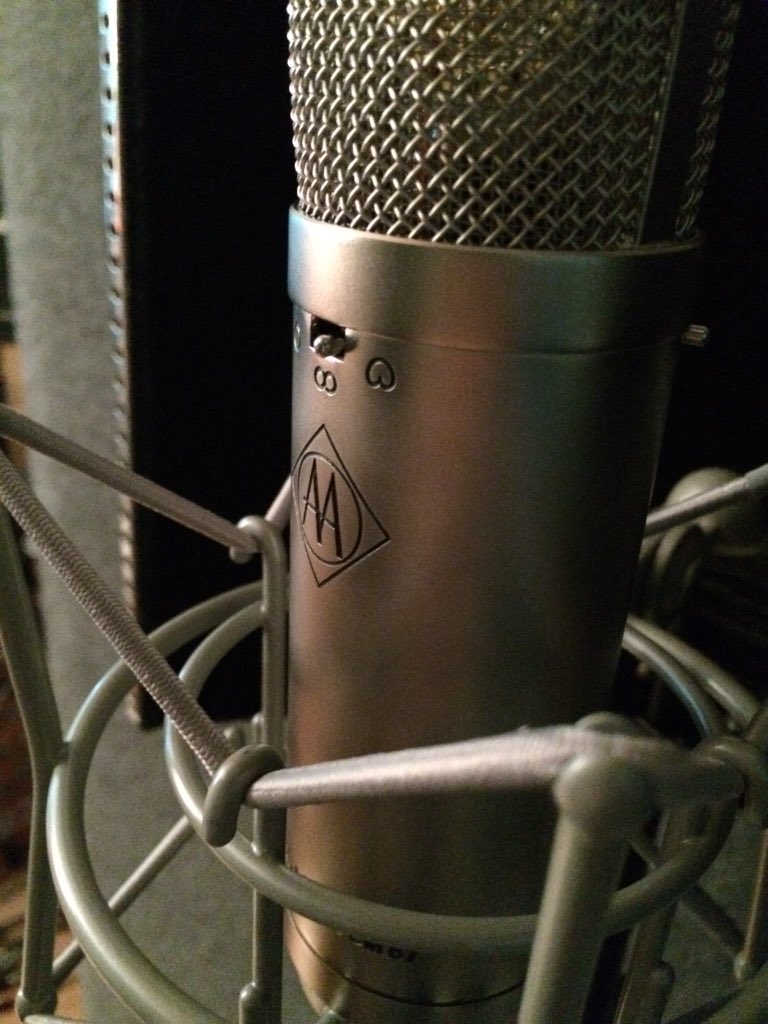 _TheRecordLabel's tweet photo. Checking out the @AA_Microphones CM87 - impressive sound through our @BurlAudio B1D & @ubk_is_aok Electra #greatmic https://t.co/KvWWQAEorv