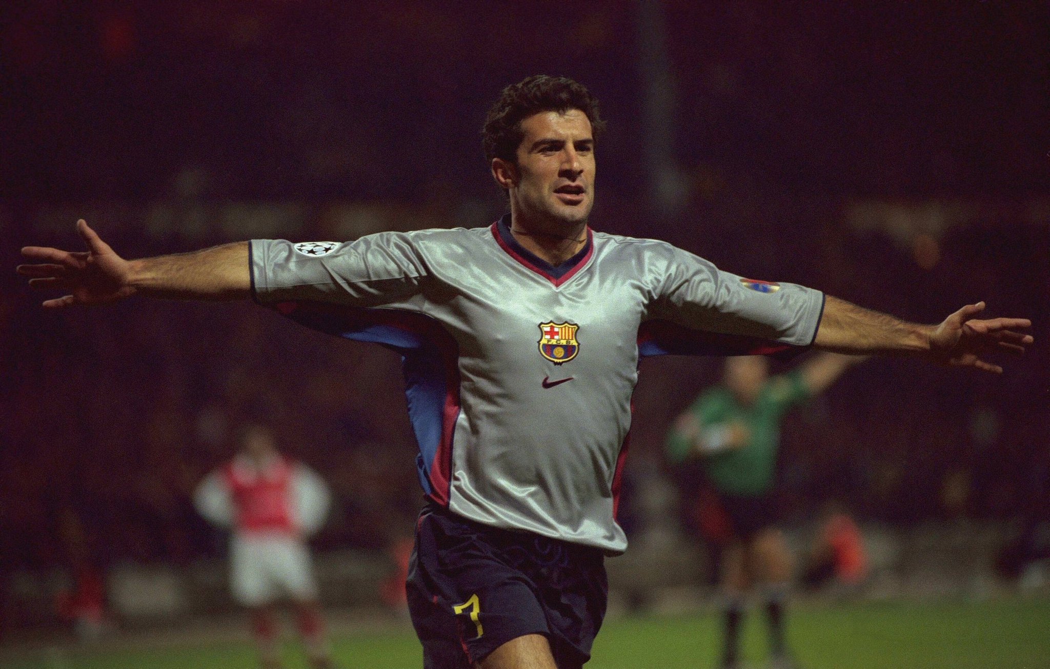 Happy Birthday to the Portuguese legend Luís Figo who turns 43 today! 