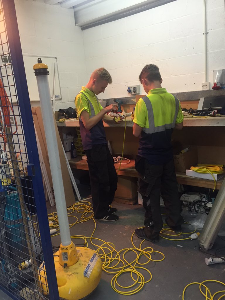 bardoelectrical's tweet photo. Our most recent apprentices Blaine Humphries and Josh Bacon putting their new skills into practice https://t.co/ypwE6MAPIq