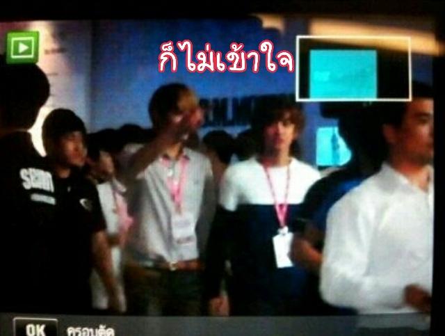 bossanovababe's tweet photo. คุณกิตติคะ!!!! ดิฉันไม่เข้าใจ ทำไมคะทำไม!!!! ทำมายยย~~~ 😝 #WelcomeToKrisYeolMonth https://t.co/r4neBktUQR