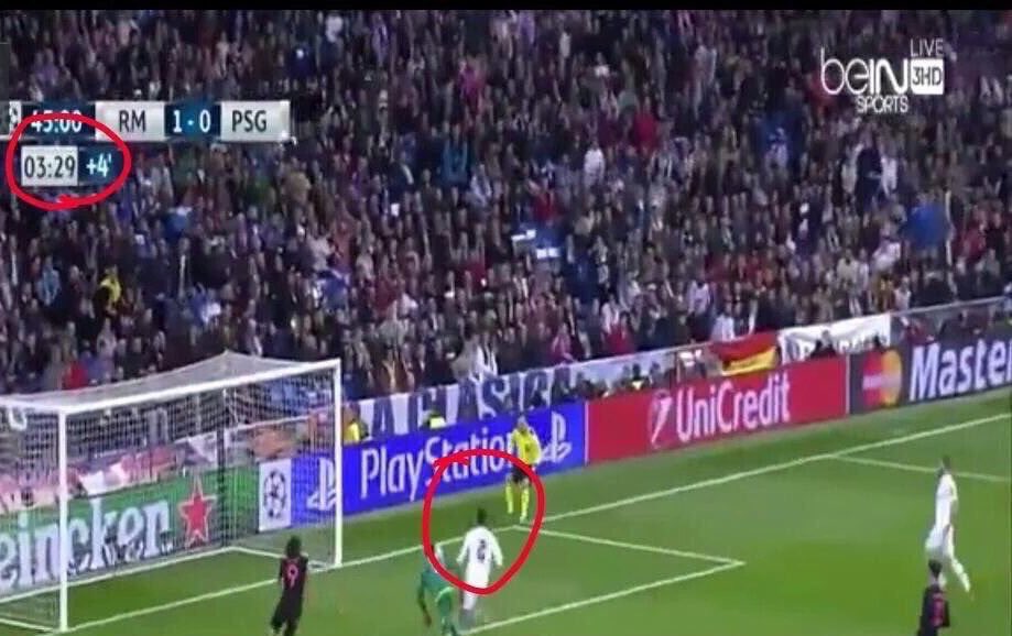 ActuFoot_'s tweet photo. Hier soir, Raphaël Varane a parcouru la longueur du terrain en seulement 11sec. pour sauver le ballon sur sa ligne ! https://t.co/DRxLZbHcPC