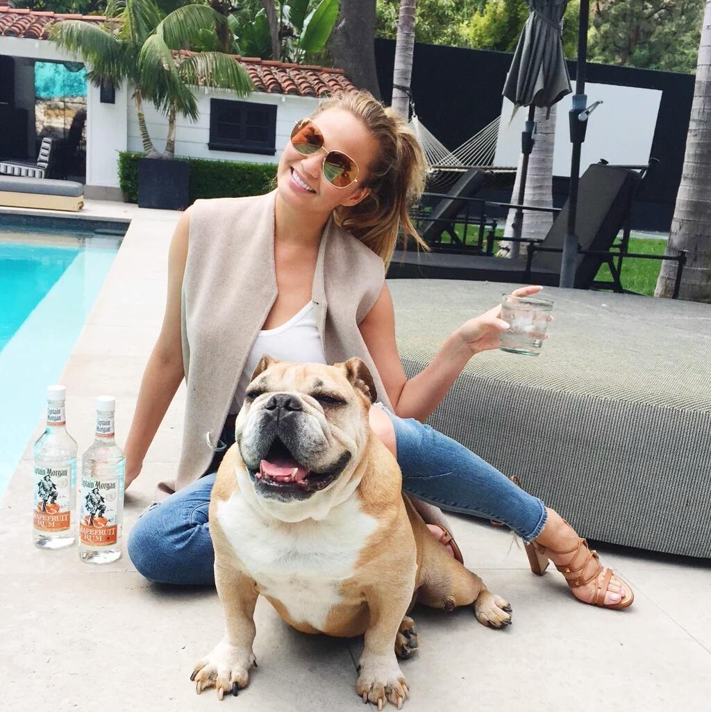 Cocktails poolside with my love.