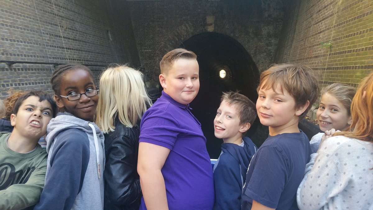 PW_Tower's tweet photo. Delayed photosfrom the canal boat #floatingclassroom https://t.co/uX0QGpWe08
