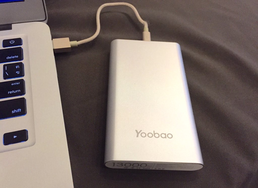 khajochi's tweet photo. มาแล้ว #YooBao รุ่น P13 : PowerBank ตัวแรกที่ใช้สายชาร์จ iPhone ทั้งชาร์จแบตเข้าและออกได้ น้ำตาจะไหล 849 บาท ToT https://t.co/OwdHl6M1C7