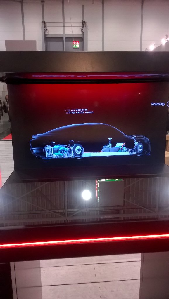 SmithExpo's tweet photo. #holoco @viscomshow https://t.co/Z8IVjFP6bF