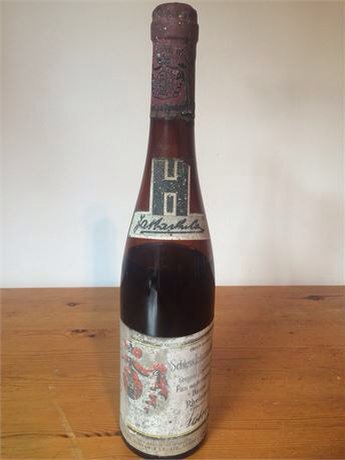 Cellar_Auctions's tweet photo. New listing: 1953 Schloss Johannisberg - Rosalack Riesling Auslese, Rhein https://t.co/KZn81HweUW https://t.co/cLjfgCsaCO