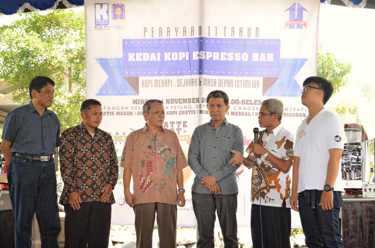 neilment's tweet photo. Alhamdulillah acara #11thnKedaiKopiEspressoBar berjalan baik dan sukses, terima kasih pd seluruh pihak yg mendukung https://t.co/wYcAGD213j