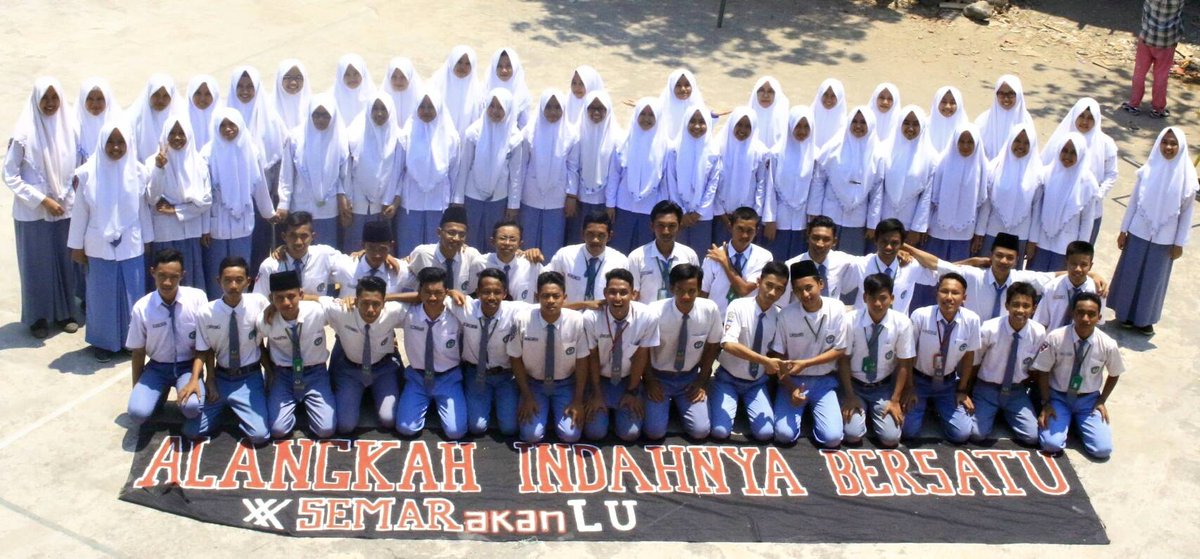 imsj0906's tweet photo. Alangkah Indahnya Bersatu #SEMARakkanLU #XIIipa #MANJOS https://t.co/N3NJNoVJeV
