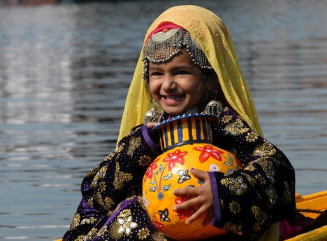 Kashmir traditional dress| Traditional fashion of Kashmir | How to draw  Croqui | Traditional dresses, Traditional fashion, Traditional outfits