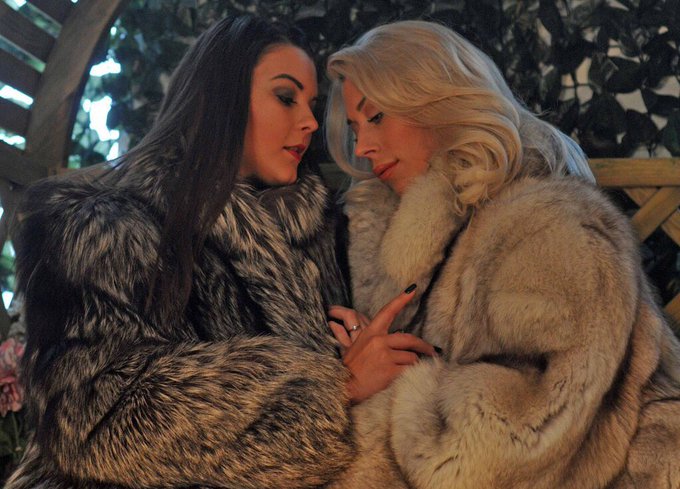 #winter #fur #SnuggleWeather @CherryBModelUK 💋💋💋 https://t.co/K7XMn00M6Y<a href="/tag/winter"class="tags">#winter</a><a href="/tag/fur"class="tags">#fur</a><a href="/tag/snuggleweather"class="tags">#SnuggleWeather</a><a class="tags" href="/tag/cherrybmodeluk">@cherrybmodeluk</a>