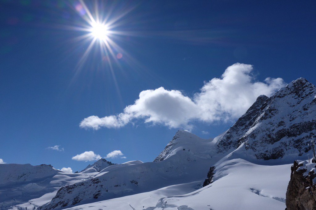 n_aaaa's tweet photo. #Switzerland #Jungfrau #topoftheeurope #Grindelwald #SunnyDays https://t.co/BMkO2crARU