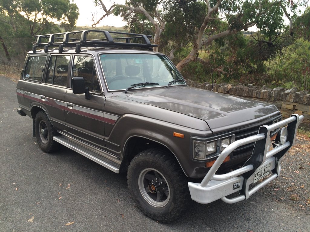 TimWildmanMW's tweet photo. Move over Pamela, The Moose has a new #RACK #OutbackReady another #gumtree bargain, guess how much @Bosworthwines ? https://t.co/qItldcUOK5