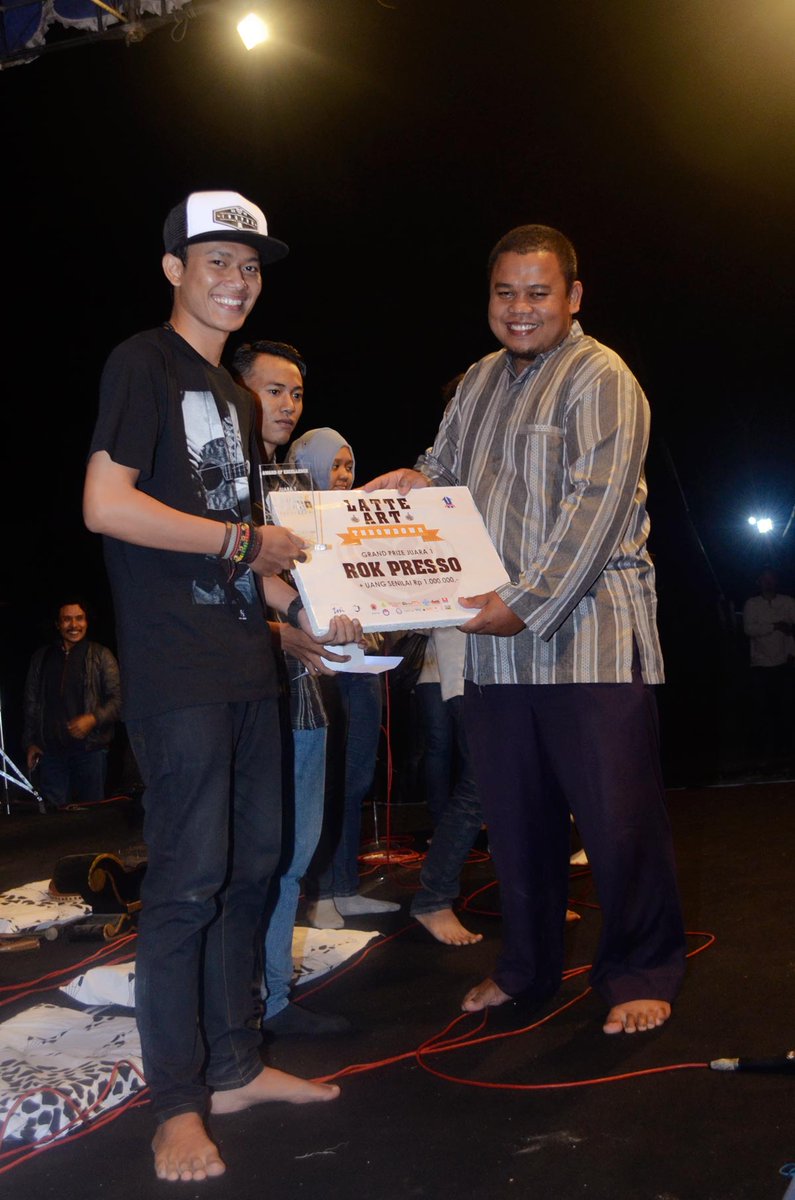 neilment's tweet photo. Alhamdulillah acara #11thnKedaiKopiEspressoBar berjalan baik dan sukses, terima kasih pd seluruh pihak yg mendukung https://t.co/e1QTQddI9s