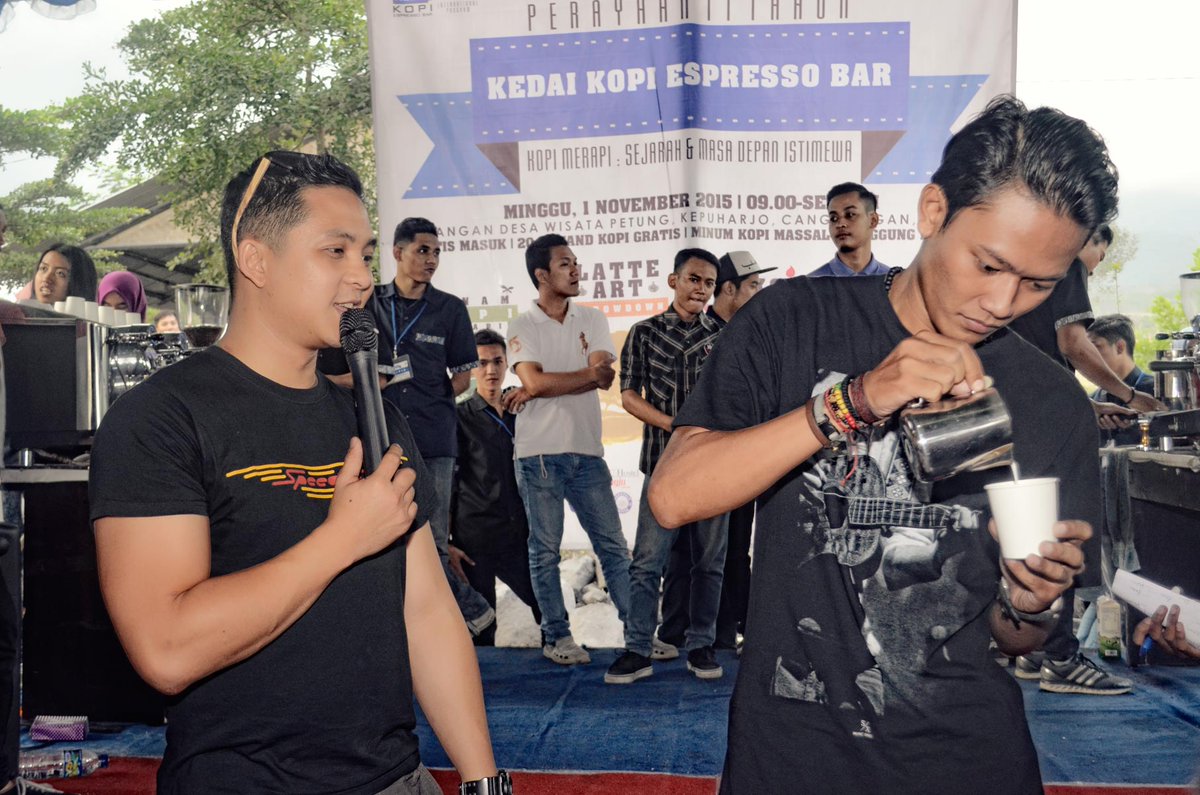 neilment's tweet photo. Alhamdulillah acara #11thnKedaiKopiEspressoBar berjalan baik dan sukses, terima kasih pd seluruh pihak yg mendukung https://t.co/e1QTQddI9s