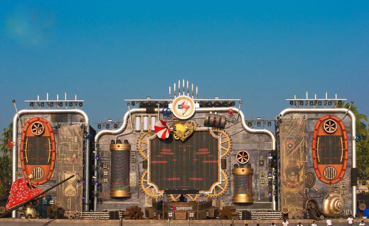 #IronHeart
Now you know where <a href="/twitter/">Twitter</a> got its inspiration for #TwitterHeart