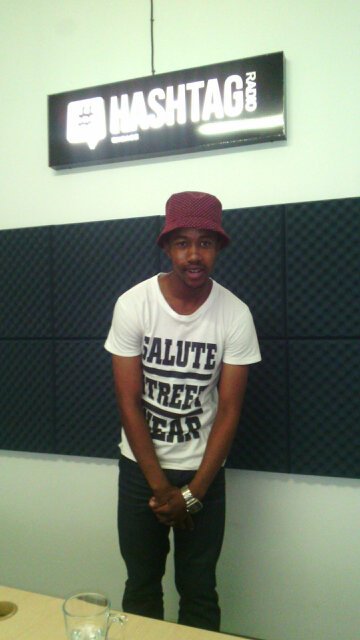 PalloJorDz's tweet photo. https://t.co/PQ6OB13ePN tune in. I'm about to go live reppin'  @HearMoMusic &amp; @SALUTEza . https://t.co/9ctTcBFIjx