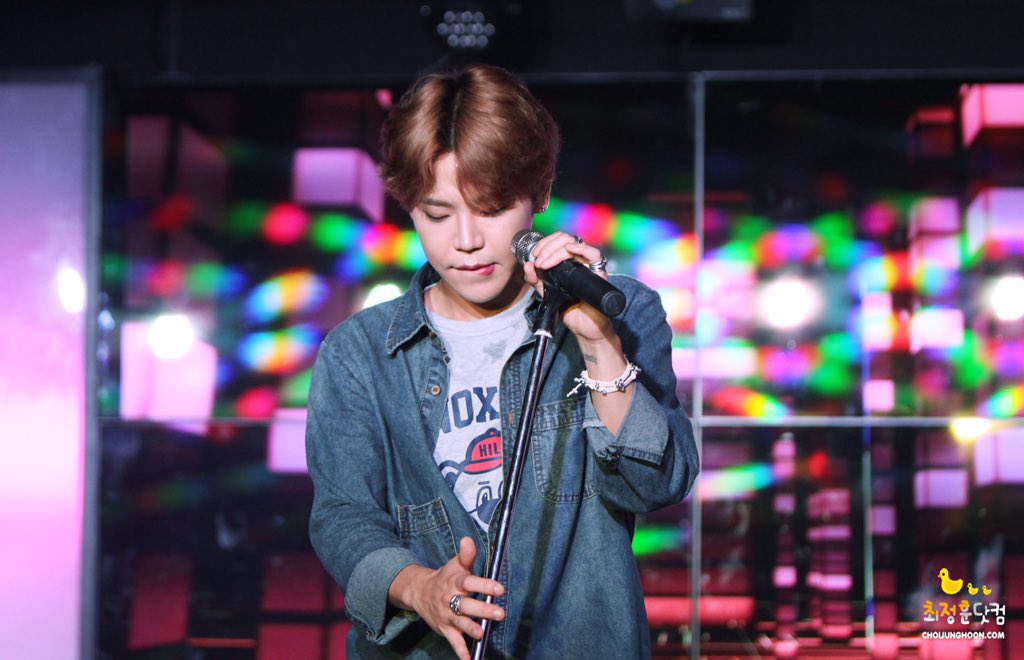 JUNGHOON_COM's tweet photo. [UP!] 15.06.25 일본 SHOWBOX
오빠는 취향저격🔫🔫
#페임어스 #FameUS #정훈 #JungHoon
@Fameus_Hoon https://t.co/0tJPSBDAQV