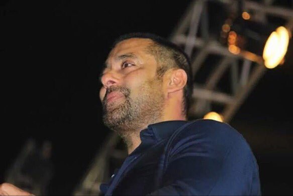 Tannukhan777's tweet photo. #PremKiFarmaaish 
#AajUnseMilnaHai 
#8DaysForPRDP 
@BeingSalmanKhan 
👌👌simle killer
              👆 https://t.co/fJbS745ZrG