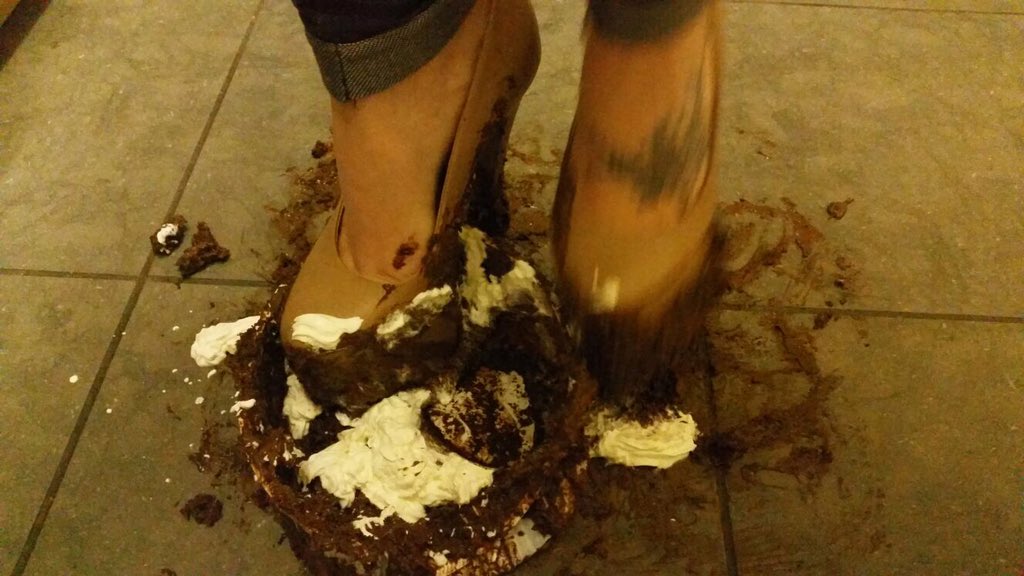 mytrashedheels2's tweet photo. #crush #messy https://t.co/7IXPA5JWEM https://t.co/Aur4S6t4s8