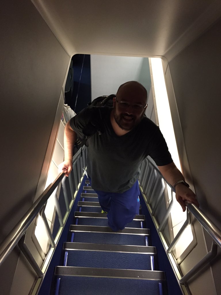 sdaviespoker's tweet photo. Completing my 3rd lap around the globe and my first time ever sitting in the upper deck of an airplane! #AwardTravel https://t.co/ipfwaUAKYk