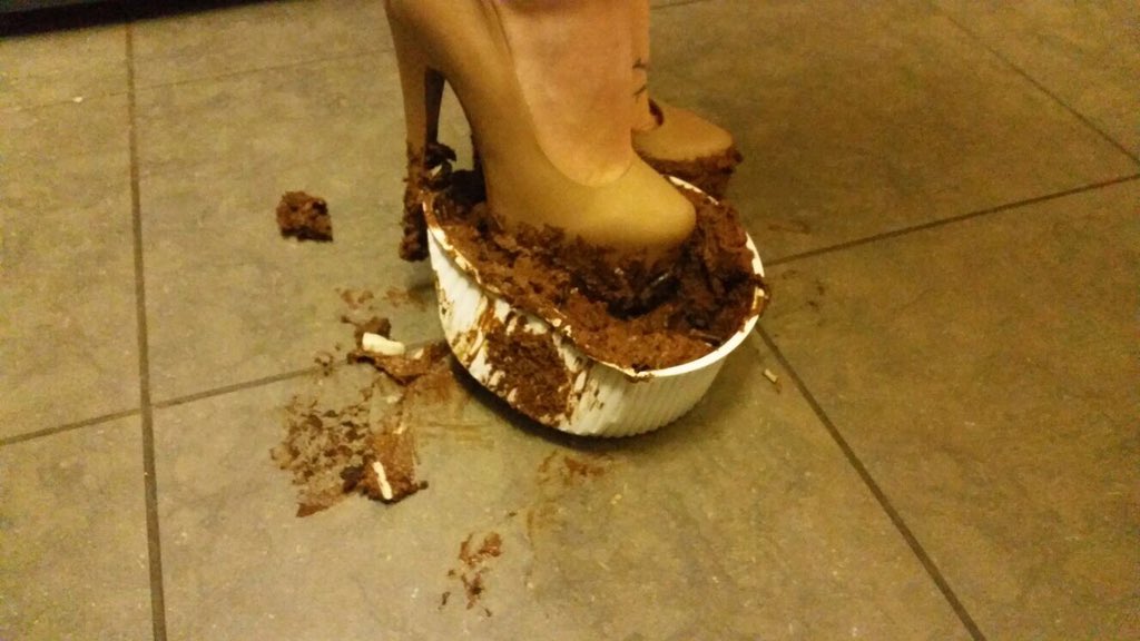 mytrashedheels2's tweet photo. #crush #messy https://t.co/7IXPA5JWEM https://t.co/h5Oo8GK8IO